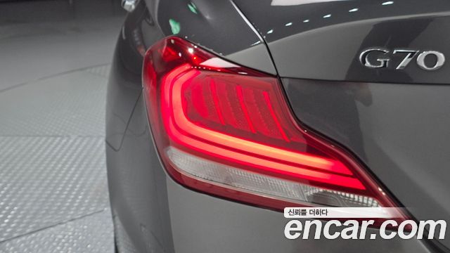 Genesis G70 2019 — photo 9