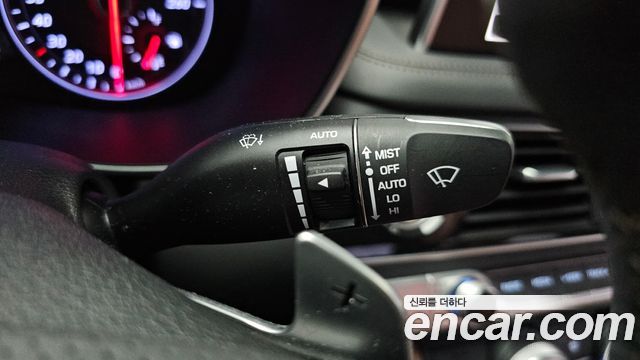 Genesis G70 2019 — photo 28