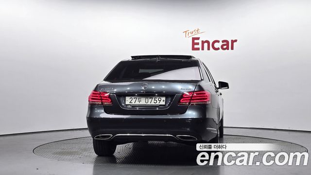 Mercedes-Benz E-Class 2016 — photo 4