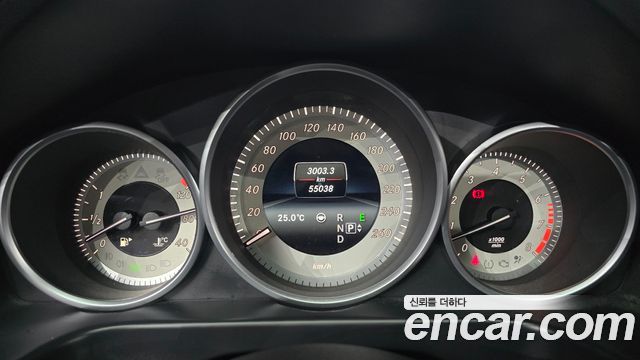 Mercedes-Benz E-Class 2016 — photo 8