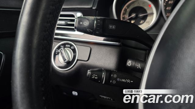 Mercedes-Benz E-Class 2016 — photo 14