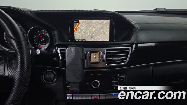 Mercedes-Benz E-Class 2016 — photo 15