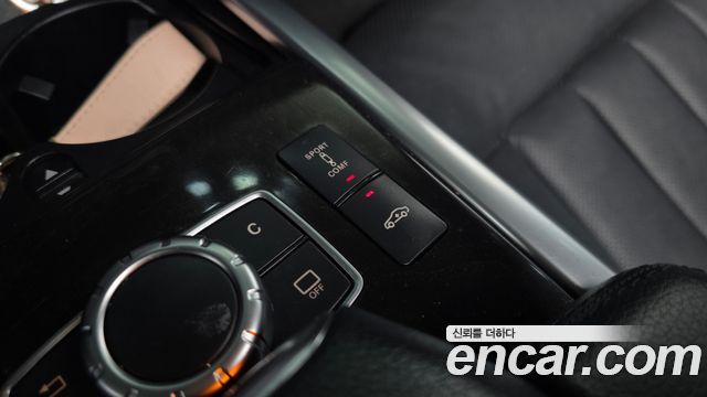 Mercedes-Benz E-Class 2016 — photo 18