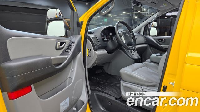 Hyundai Starex 2021 — photo 13