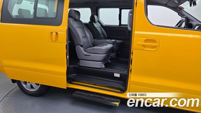 Hyundai Starex 2021 — photo 18