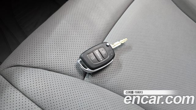 Hyundai Starex 2021 — photo 27