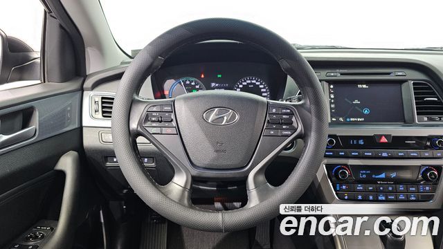 Hyundai Sonata 2016 — photo 21