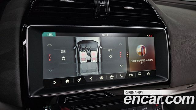 Jaguar XE 2018 — photo 23