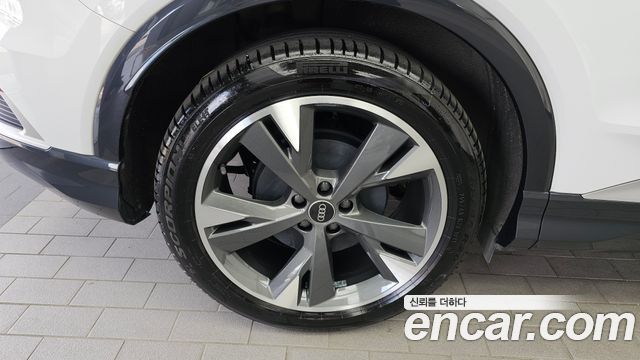 Audi Q4 e-tron 2022 — photo 5
