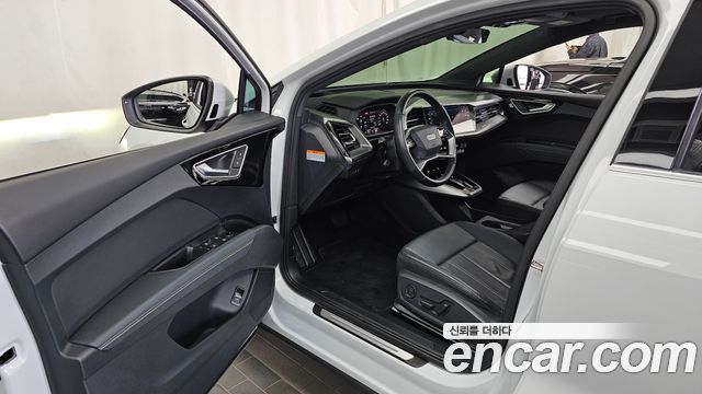 Audi Q4 e-tron 2022 — photo 13