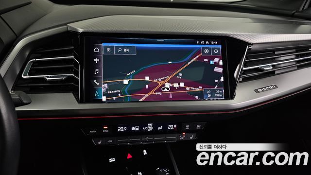 Audi Q4 e-tron 2022 — photo 20