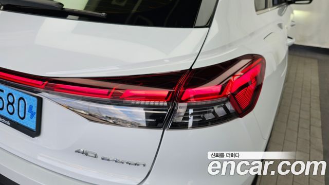 Audi Q4 e-tron 2022 — photo 9