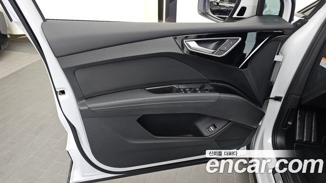 Audi Q4 e-tron 2022 — photo 14