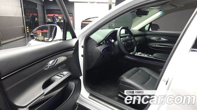Genesis GV70 2022 — photo 13