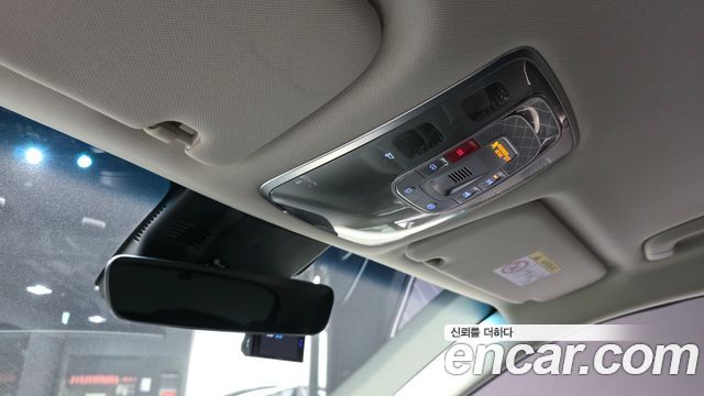 Genesis GV70 2022 — photo 24