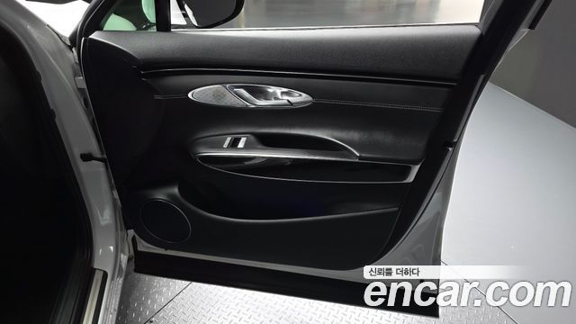Genesis GV70 2022 — photo 14