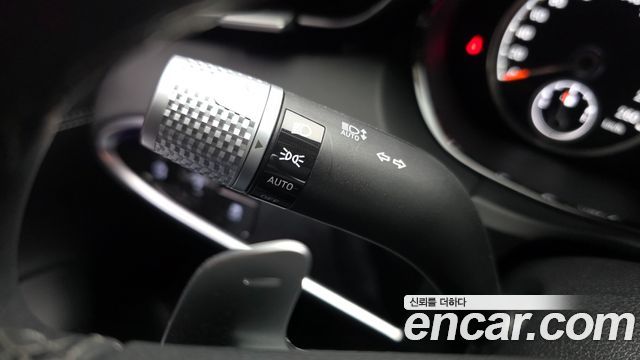 Genesis GV70 2022 — photo 28