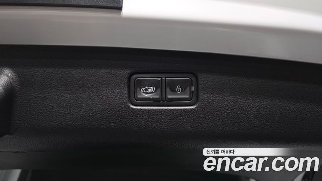 Genesis GV70 2022 — photo 29