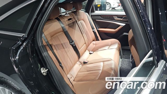 Audi A6 2020 — photo 17
