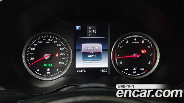 Mercedes-Benz GLC-Class 2019 — photo 11