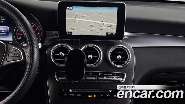 Mercedes-Benz GLC-Class 2019 — photo 20