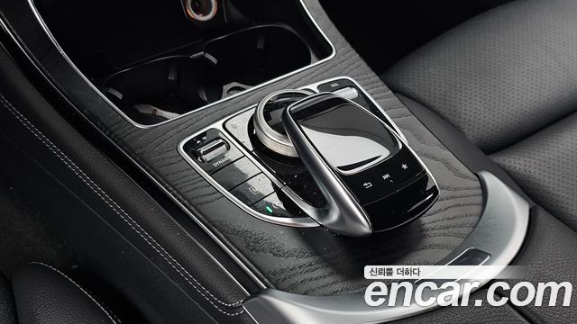 Mercedes-Benz GLC-Class 2019 — photo 24