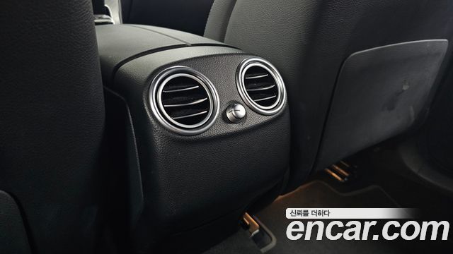 Mercedes-Benz GLC-Class 2019 — photo 32