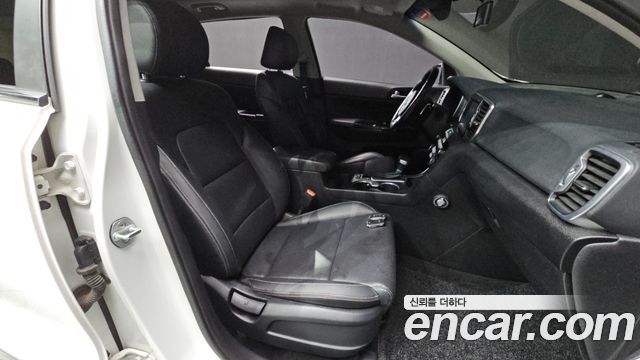 Kia Sportage 2016 — photo 16