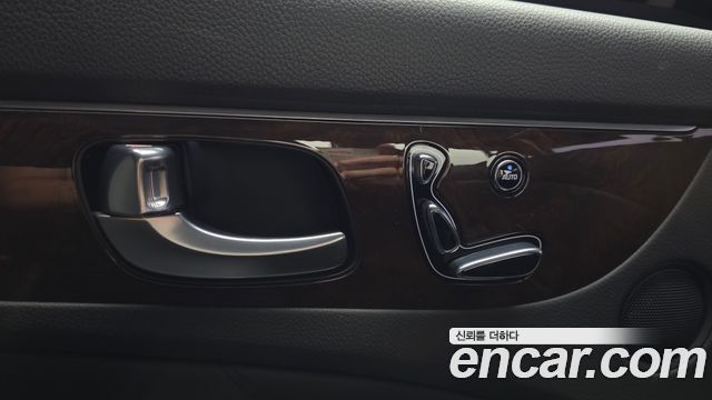 Hyundai Equus 2015 — photo 28