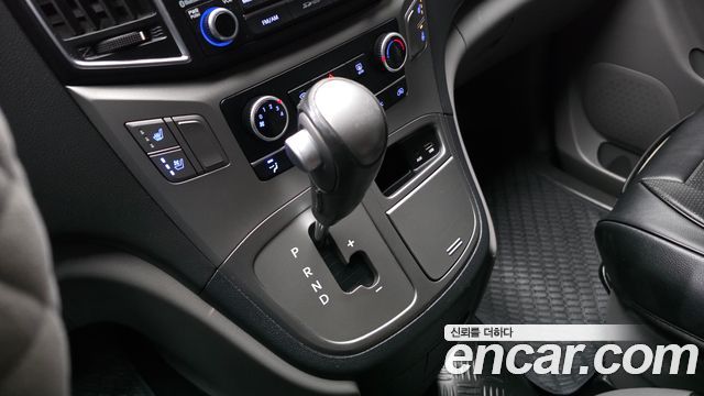 Hyundai Starex 2018 — photo 12