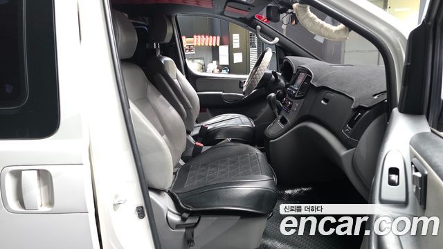 Hyundai Starex 2018 — photo 17