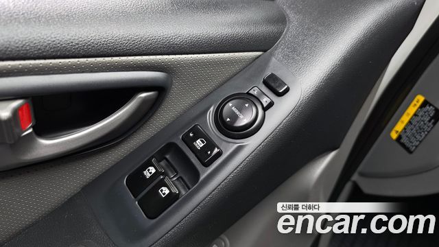Hyundai Starex 2018 — photo 28