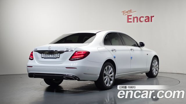 Mercedes-Benz E-Class 2020 — photo 2