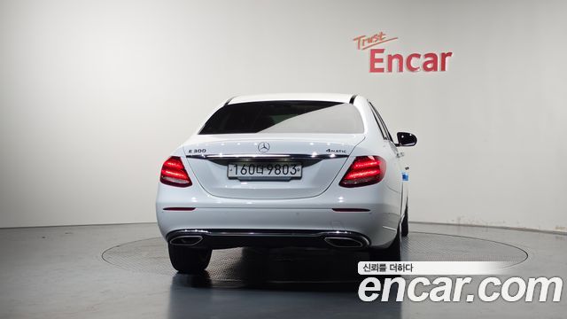 Mercedes-Benz E-Class 2020 — photo 4