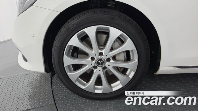Mercedes-Benz E-Class 2020 — photo 5