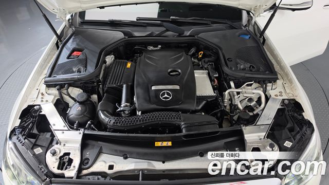 Mercedes-Benz E-Class 2020 — photo 6