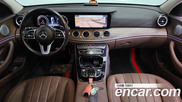 Mercedes-Benz E-Class 2020 — photo 10