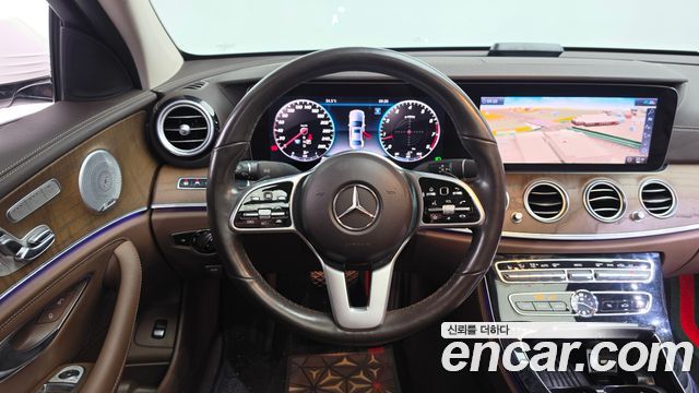 Mercedes-Benz E-Class 2020 — photo 19