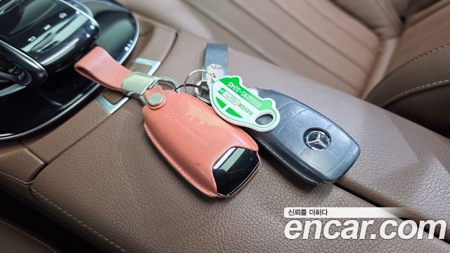 Mercedes-Benz E-Class 2020 — photo 21