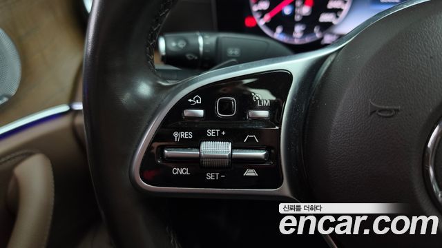 Mercedes-Benz E-Class 2020 — photo 22