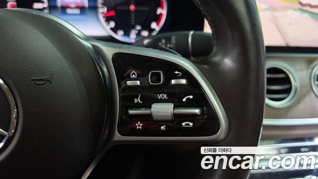 Mercedes-Benz E-Class 2020 — photo 23