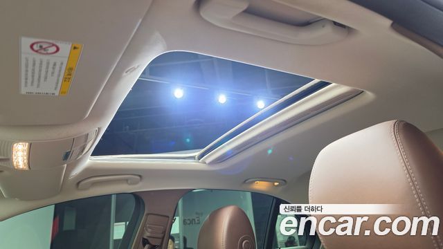Mercedes-Benz E-Class 2020 — photo 24