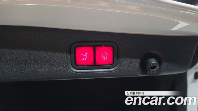 Mercedes-Benz E-Class 2020 — photo 25
