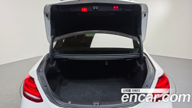 Mercedes-Benz E-Class 2020 — photo 26