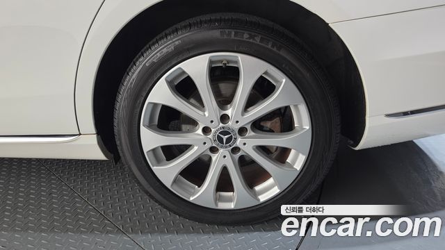 Mercedes-Benz E-Class 2020 — photo 7