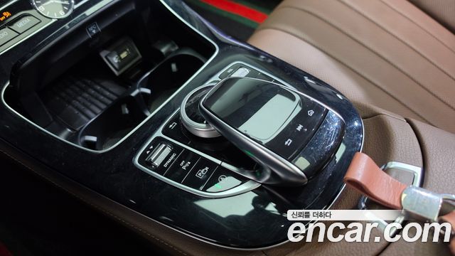 Mercedes-Benz E-Class 2020 — photo 27