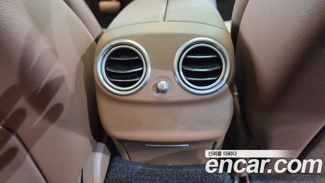 Mercedes-Benz E-Class 2020 — photo 37