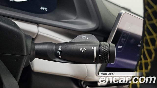 Lotus Emira 2025 — photo 25