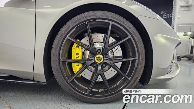 Lotus Emira 2025 — photo 7