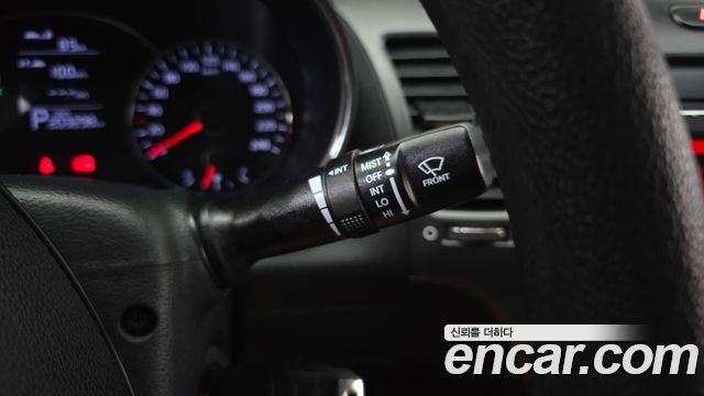 Kia K3 2015 — photo 16